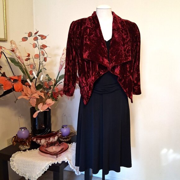 NWOT JOLIBEL Woman's Elegant Shrugs Wine Red Burgundy ¾ Sleeves Cropped Top 8 - Picture 7 of 9